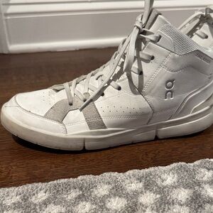 On Running Sneakers - “The Roger Clubhouse Mid”
